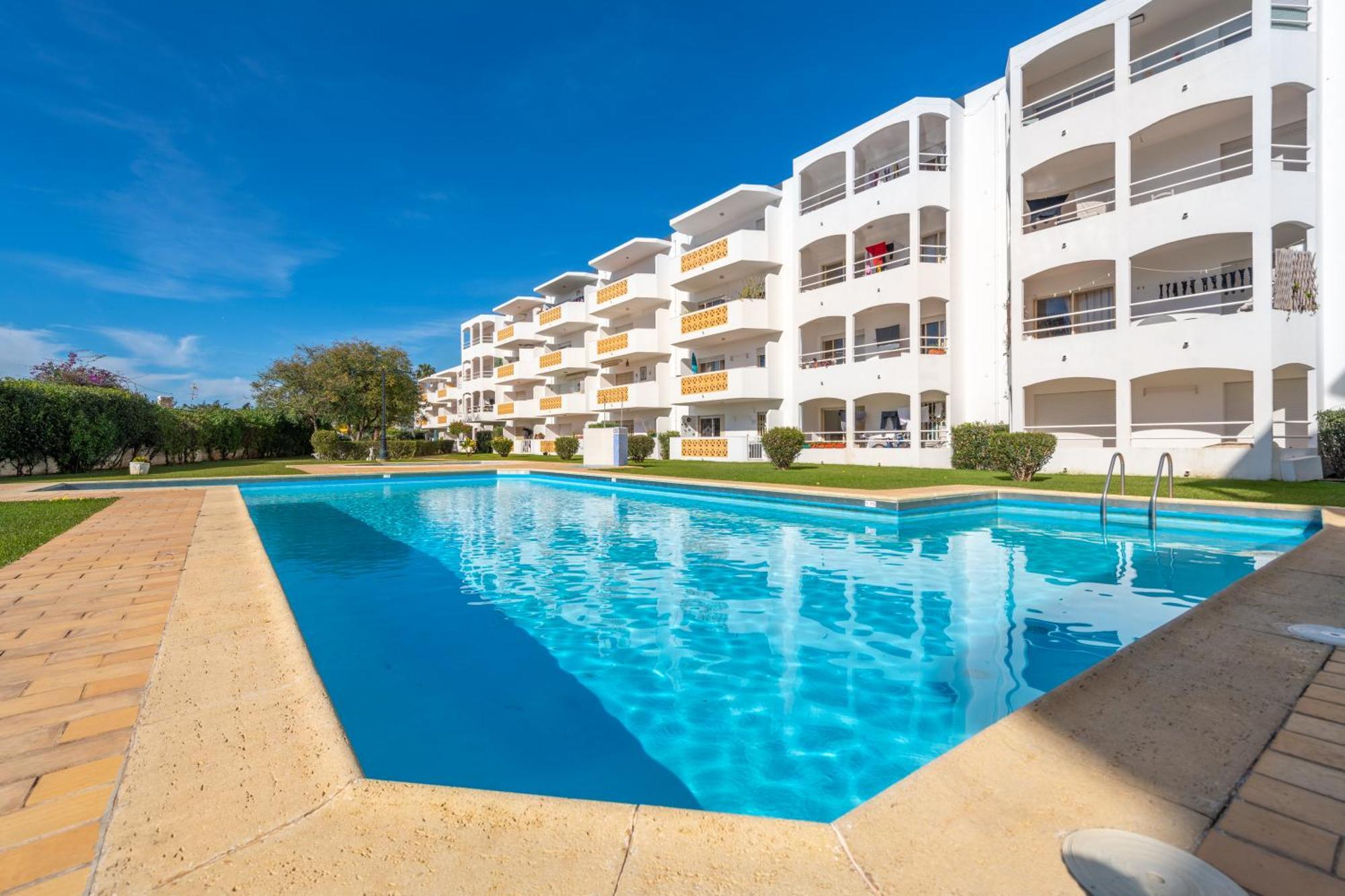 Algarsun - Idealy Situated Holiday Apartment With All Modern Comfort Албуфейра Екстер'єр фото